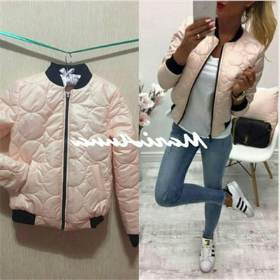 Ένα μοντέρνο γυναικείο μπουφάν κατάλληλο για τις κρύες μέρες