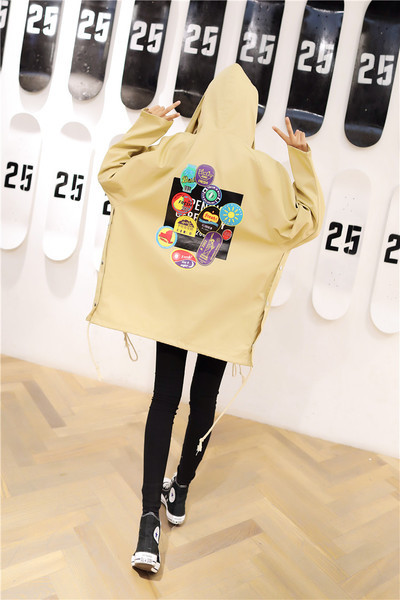 Κομψό γυναικείο παλτό σε τρία χρώματα, κατάλληλο για τη καθημερινή ζώη με εφαρμογή