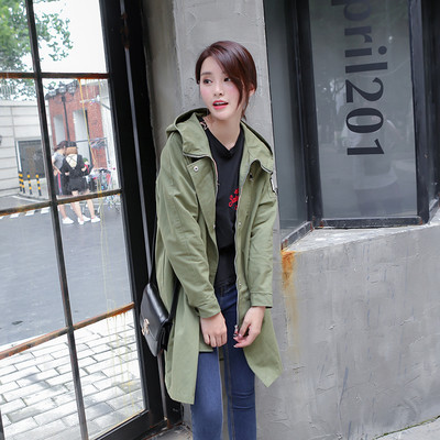 Κομψό μακρύ γυναικείο παλτό με κουκούλα σε τρία χρώματα