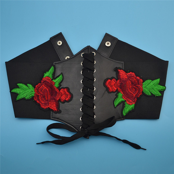 Πολύ ενδιαφέρουσα και κομψή γυναικεία ζώνη , με σταυρωτά κορδόνια με ενδιαφέρον και πολύ κομψό κεντήματα