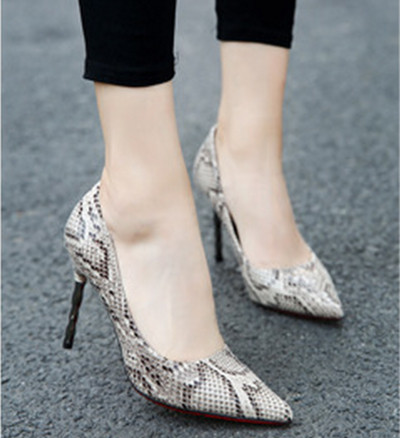 Πολύ κομψά γυναικεία παπούτσια με ψηλά τακούνια με δημοφιλές σχέδιο - 3 μοντέλα