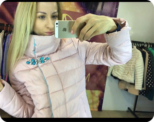 Ежедневно и много удобно дамско якенце с интересни лъскави камъчета - 5 цвята