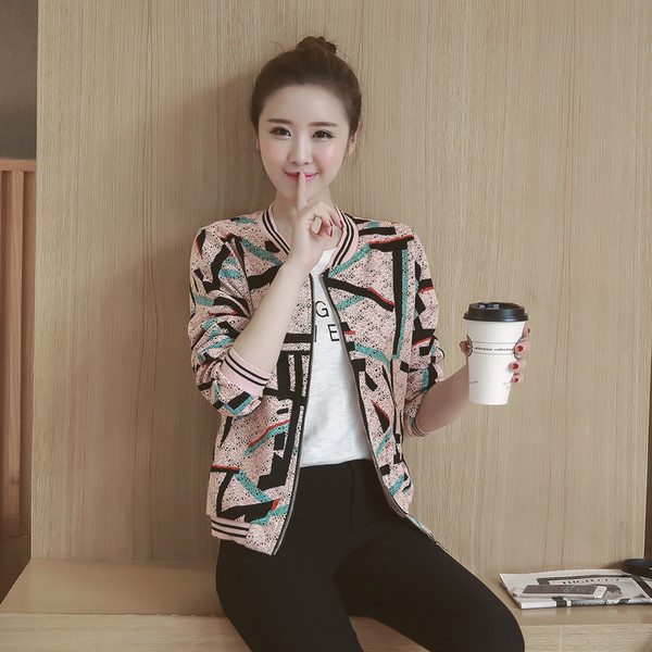 Есенно дамско яке в няколко цветни модела, подходящо за ежедневие