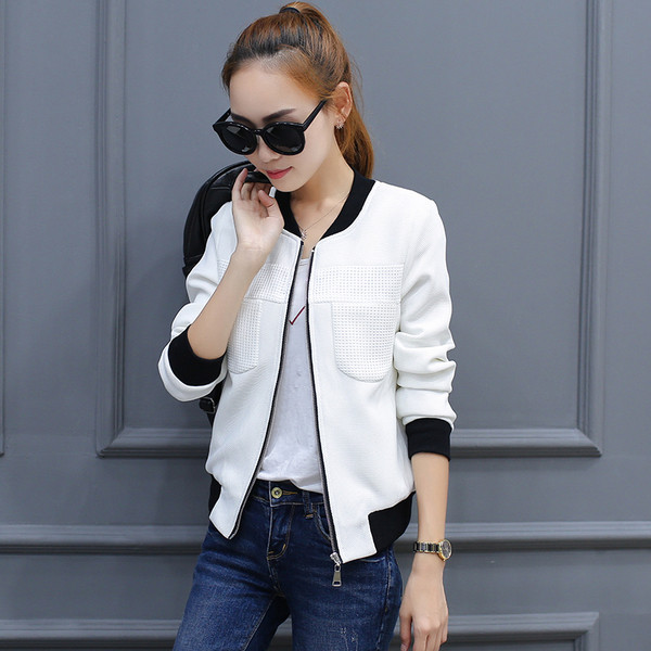 Спортно-елегантно есенно яке за дамите в бял и черен цвят
