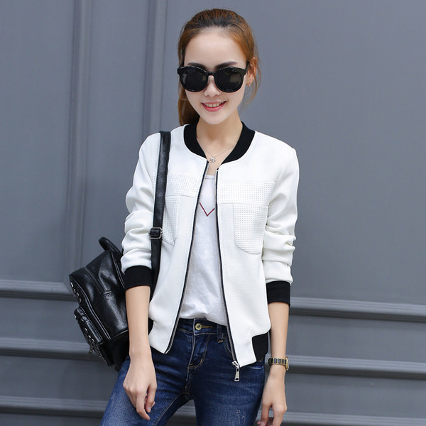 Спортно-елегантно есенно яке за дамите в бял и черен цвят