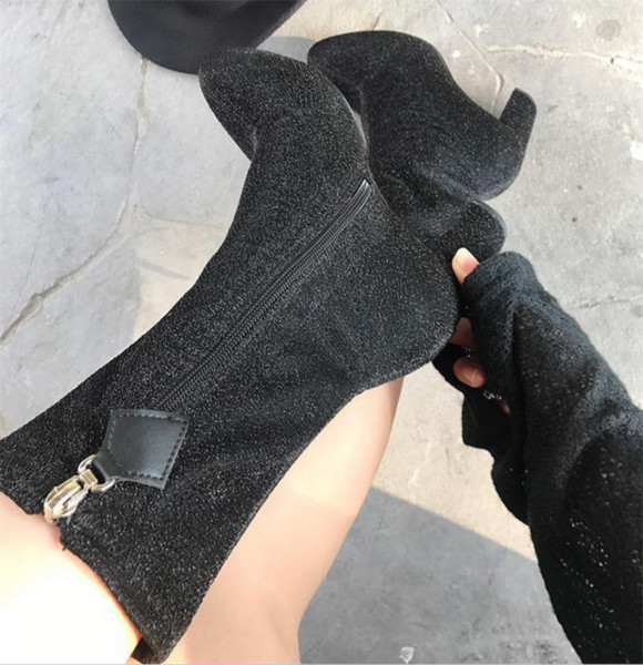 Γυναικείες μπότες με γυαλιστερό φινίρισμα, παχύ ψηλό τακούνι και φερμουάρ