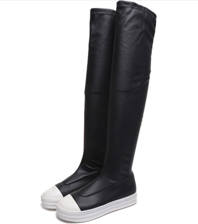 Μοναδικά γυναικεία αθλητικά παπούτσια με άνετη επίπεδη σόλα από συνθετικό δέρμα