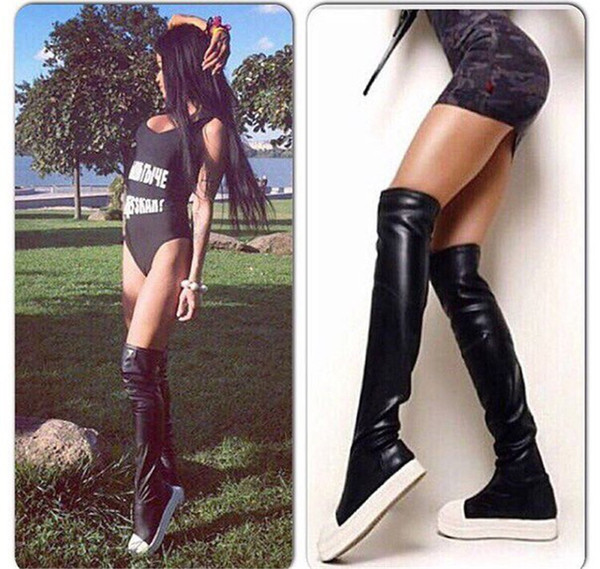 Μοναδικά γυναικεία αθλητικά παπούτσια με άνετη επίπεδη σόλα από συνθετικό δέρμα