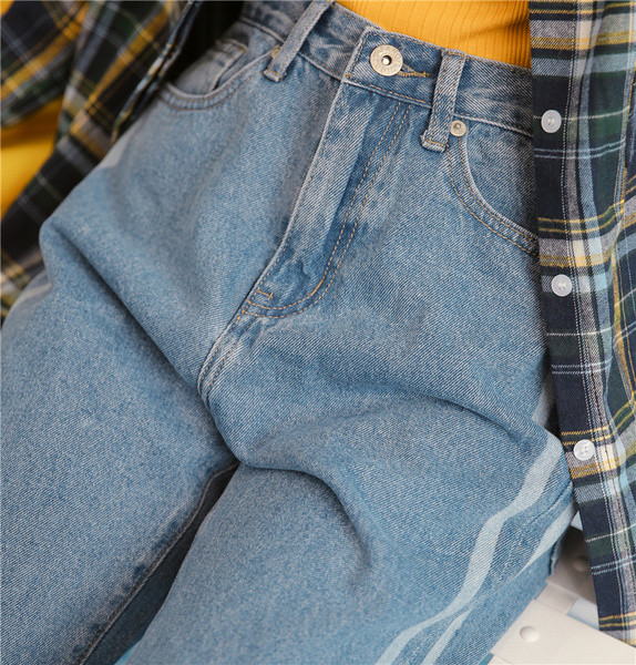 Όμορφα γυναικεία τζιν 7/8  με υψηλή μεέση και ελαφρά ραγισμένα