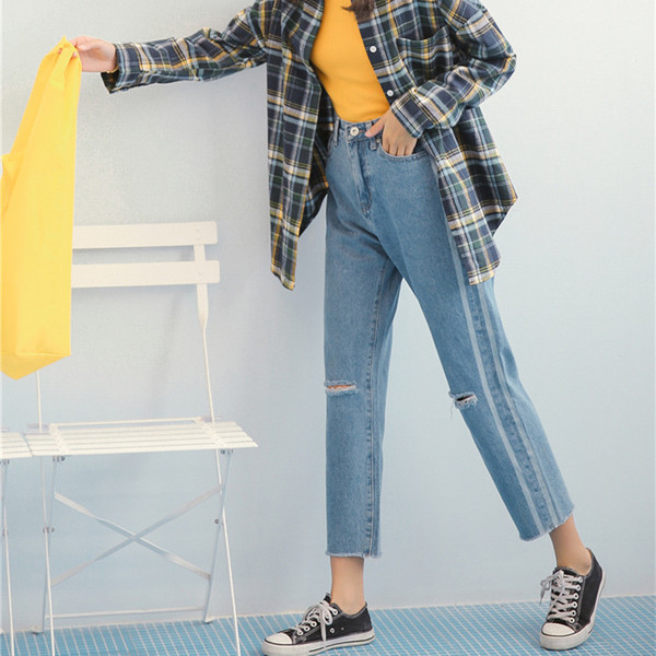 Όμορφα γυναικεία τζιν 7/8  με υψηλή μεέση και ελαφρά ραγισμένα