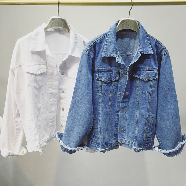 Γυναικείο τζιν μπουφάν σε λευκό και μπλε χρώμα