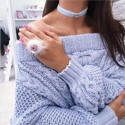 Свеж дамски топъл пуловер с паднало голо рамо - 2 цвята