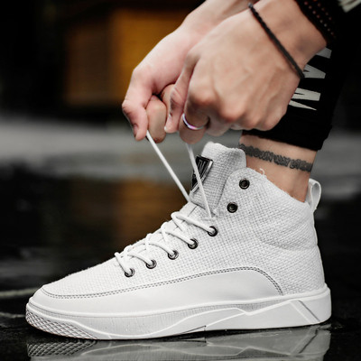 Κομψά αρσενικά πάνινα παπούτσια σε απλό σχέδιο σε τρία χρώματα