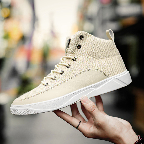 Κομψά αρσενικά πάνινα παπούτσια σε απλό σχέδιο σε τρία χρώματα