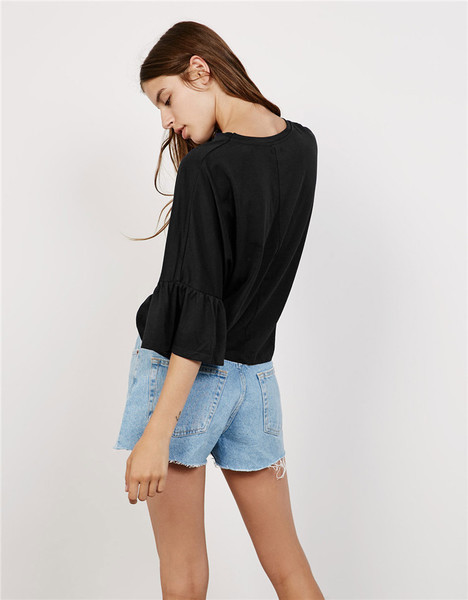 Κομψή κυρία μπλούζα με 3/4 σγουρά μανίκια σε μαύρο χρώμα