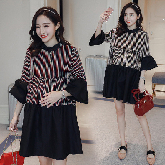 Стилна рокля за бременни жени с 3/4 къдрави ръкави на каре