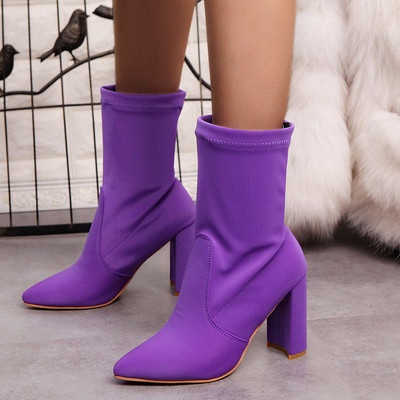 Πολύ άνετες γυναικείες μπότες με ψηλό χοντρό τακούνι