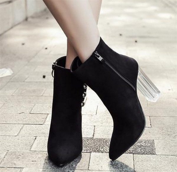 Γυναικείες μπότες με ψηλό διαφανό  τακούνι