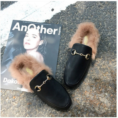 Ενδιαφέρουσες γυναικείες παντόφλες με πολύ απαλό χνούδι