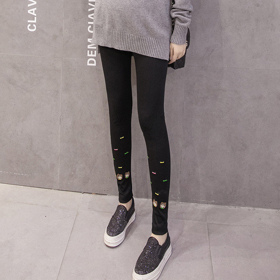 Όμορφο κολάν  για έγκυες γυναίκες σε τρία χρώματα με μια εικόνα κατάλληλη για τη καθημερινή ζωή