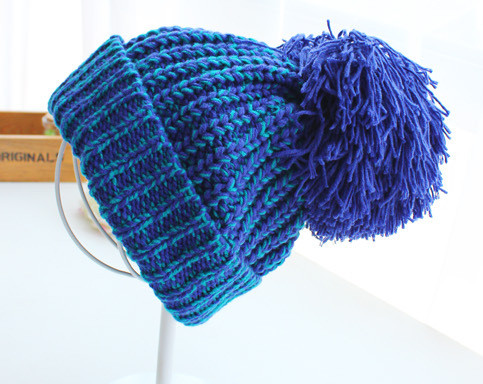 Μάλλινο καπέλο χειμωνιάτικο με χνούδι