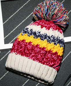 Χειμερινό καπέλο με πολύ ωραίο χνούδι - 5 σχέδια