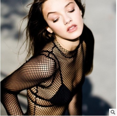 Σέξυ γυναικείο κορμάκι σε μαύρο χρώμα