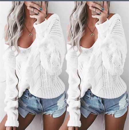 Стилен дамски пуловер в бял цвят и паднали рамене, в свободен стил