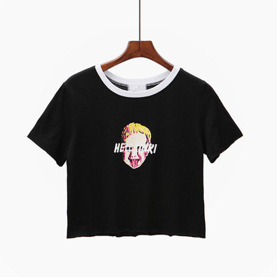 Σύντομη γυναικεία μπλούζα σε διάφορα χρώματα και εικόνα