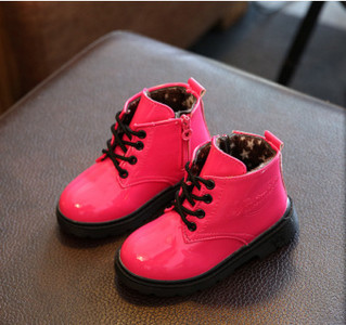 Сладки лачени боти за момичета в три цвята