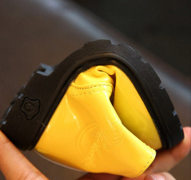 Сладки лачени боти за момичета в три цвята