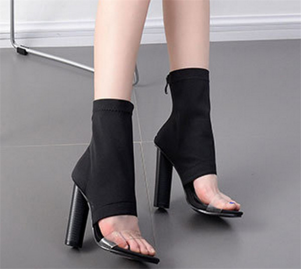 Много стилни дамски обувки на висок дебел ток с ципово закопчаване и прозрачни презрамки