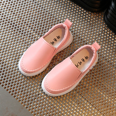 Απαλή φορέματα περιστασιακά κορίτσια σε μαύρο, ροζ και λευκό σε απλό σχεδιασμό