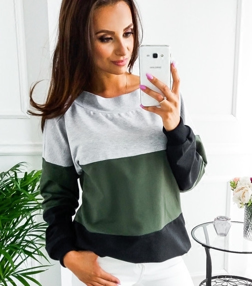 Καθημερινή γυναικεία  μπλούζα με κολάρο σε σχήμα O, μακριά μανίκια και  πολλά χρώματα 