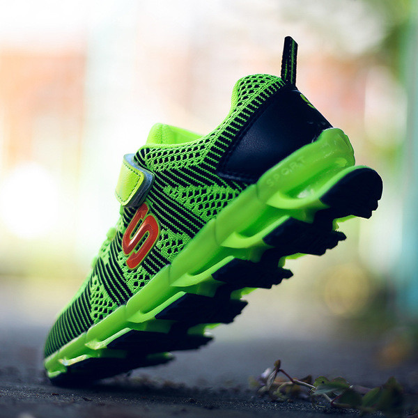 Πολύχρωμα αθλητικά  παπούτσια για αγόρια και κορίτσια με λουράκια βελκρό  και ανθεκτική σόλα