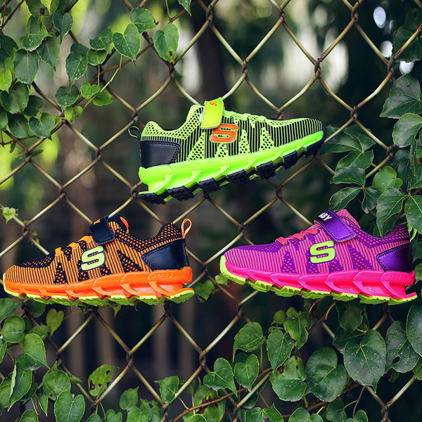 Πολύχρωμα αθλητικά  παπούτσια για αγόρια και κορίτσια με λουράκια βελκρό  και ανθεκτική σόλα