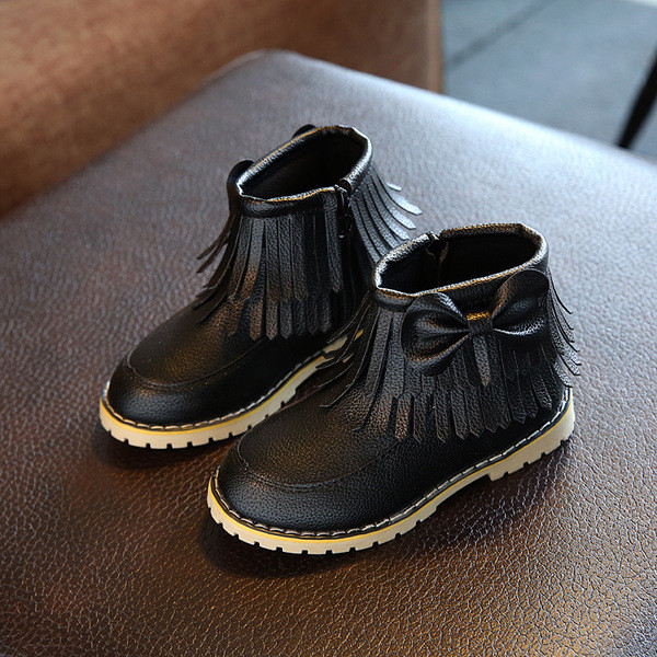 Нежни детски боти за момичета с ресни и панделка в червен, розов и черен цвят