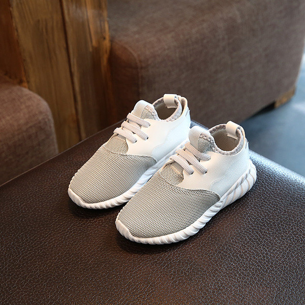 Αθλητικά παιδικά παπούτσια για κορίτσια σε λευκό και ροζ χρώμα, κατάλληλα για τη καθημερινή ζωή