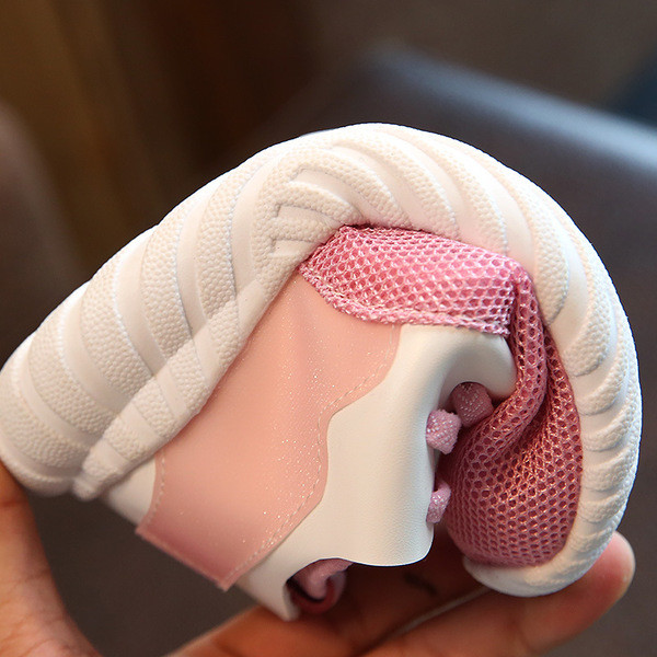 Αθλητικά παιδικά παπούτσια για κορίτσια σε λευκό και ροζ χρώμα, κατάλληλα για τη καθημερινή ζωή