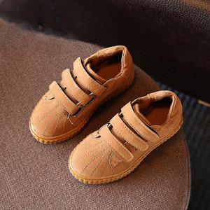 Καθημερινά κομψά αθλητικά παπούτσια για αγόρια και κορίτσια σε καφέ, γκρι και μαύρο με λουράκια βελκρό