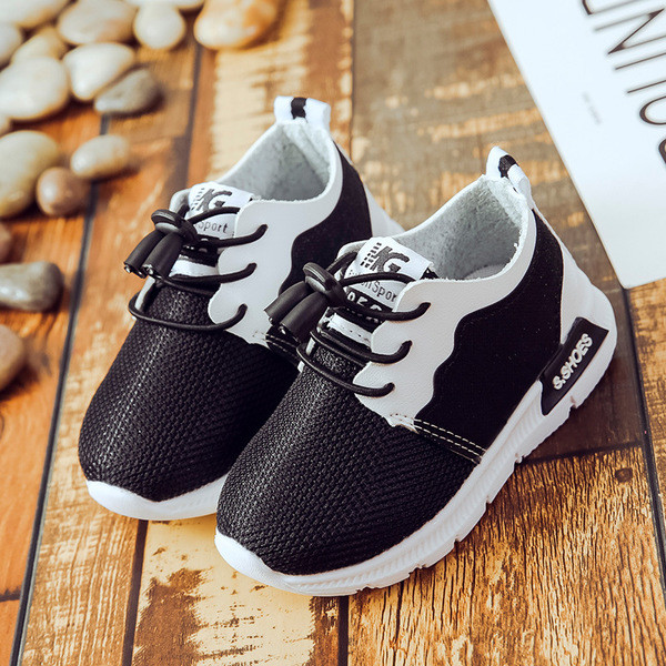Όμορφα αθλητικά πάνινα παπούτσια για αγόρια και κορίτσια σε μαύρο, λευκό και ροζ χρώμα