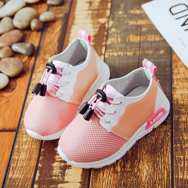 Όμορφα αθλητικά πάνινα παπούτσια για αγόρια και κορίτσια σε μαύρο, λευκό και ροζ χρώμα