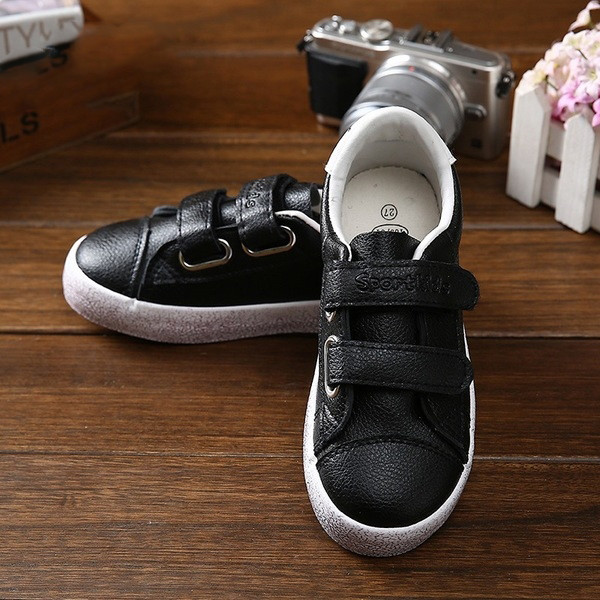 Κομψά παιδικά πάνινα παπούτσια για κορίτσια και αγόρια σε τρία χρώματα με λουράκια βελκρό κατάλληλα για τη  καθημερινή ζωή