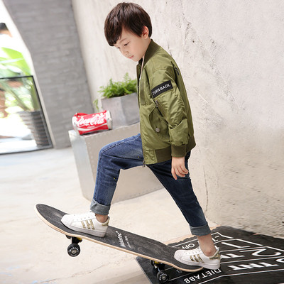 Παιδικό μπουφάν για αγόρια σε πράσινο και μαύρο χρώμα