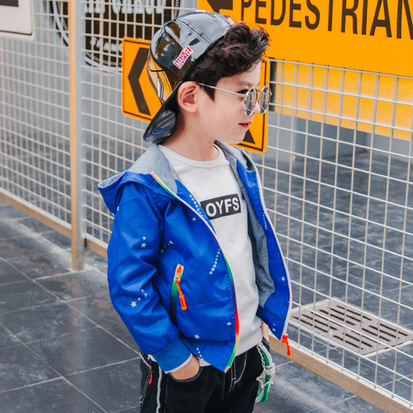 Παιδικό αθλητικό φούτερ για αγόρια με κουκούλα σε δύο χρώματα