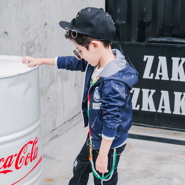 Παιδικό αθλητικό φούτερ για αγόρια με κουκούλα σε δύο χρώματα