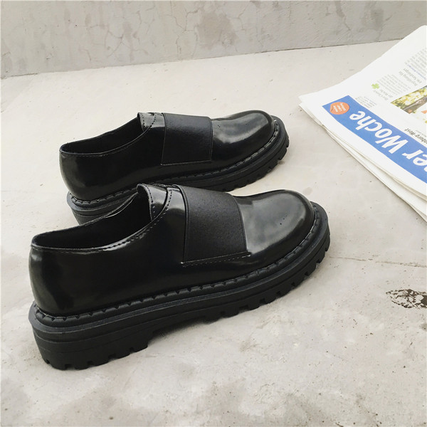 Κομψά γυναικεία παπούτσια, εκλεκτής ποιότητας με ανθεκτική σόλα σε μαύρο χρώμα