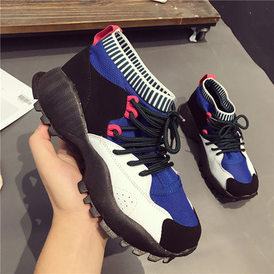 Спортни маратонки за дамите в два цвята, подходящи за туризъм