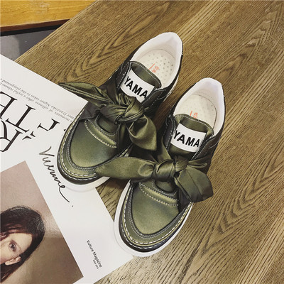 Σύγχρονά γυναικεία αθλητικά παπούτσια με κορδέλα σε τέσσερα χρώματα και άνετη σόλα