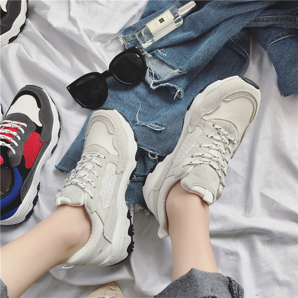 Цветни спортни маратонки за дамите с много удобна устойчива подметка